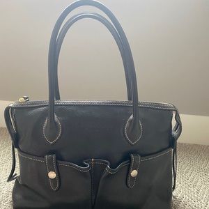 Black leather Dooney & Bourne satchel